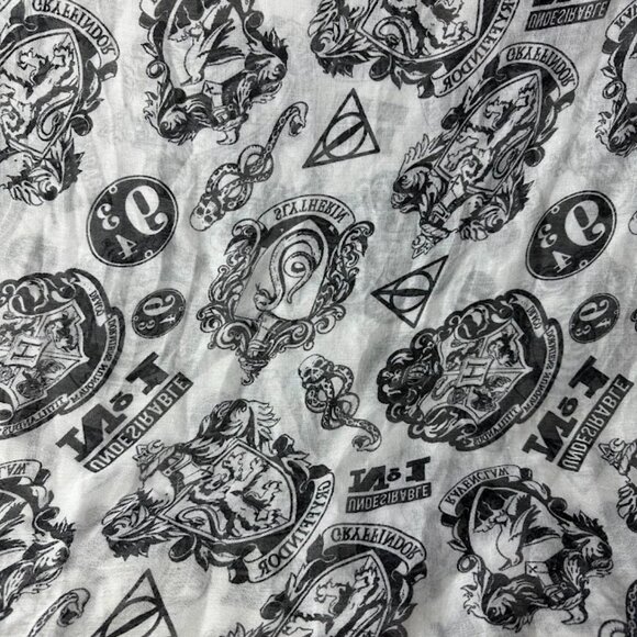 Harry Potter Toss Icons Oblong Scarf - Picture 2 of 4